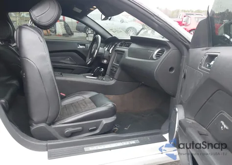 2013 Ford Mustang Gt Premium z USA, uszkodzony, nr VIN 1ZVBP8CF6D5268334